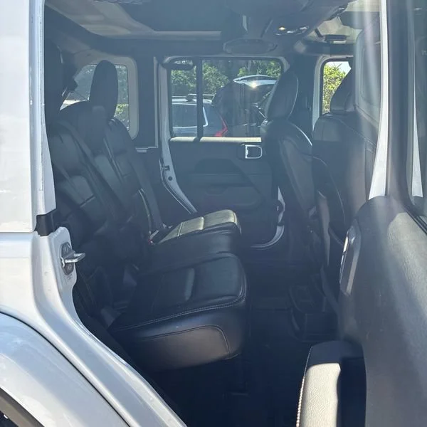 Used 2021 White Jeep Unlimited Sahara image 11