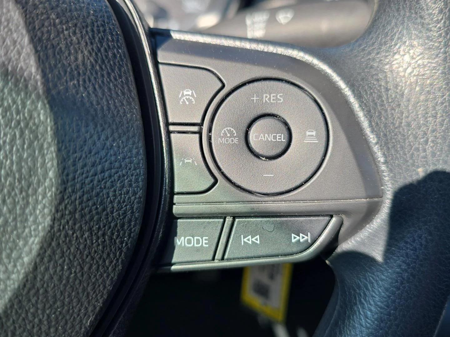 Used 2025 Underground Toyota LE image 13