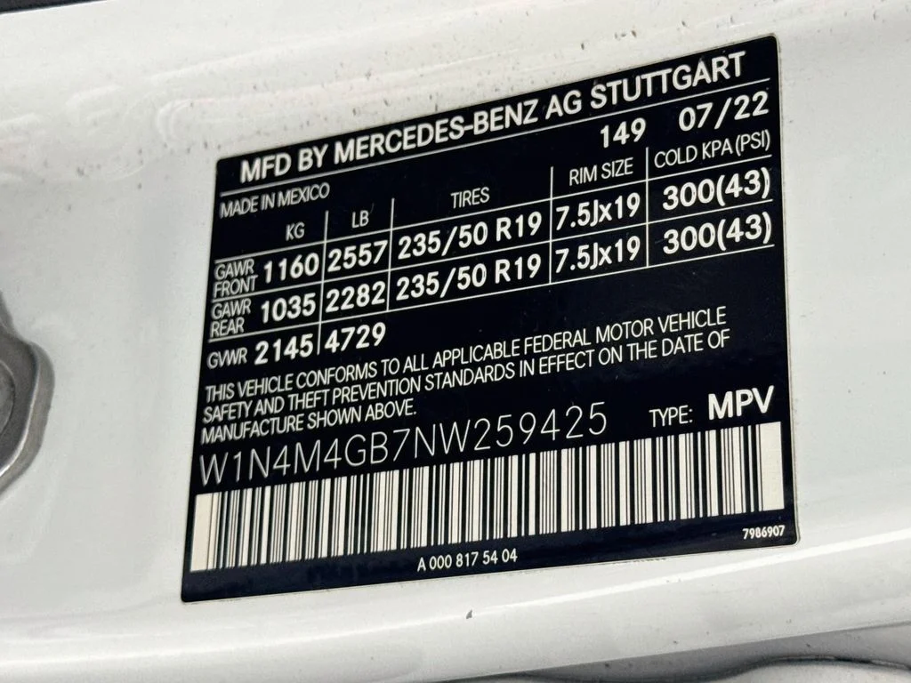 Used 2022 White Mercedes-Benz GLB 250 image 33