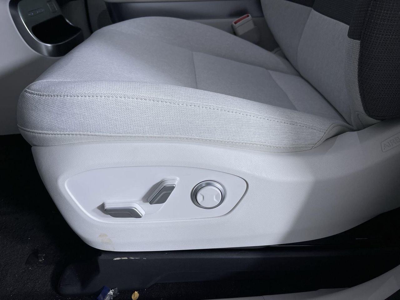 2026 Hyundai IONIQ 9 SE - Photo 24