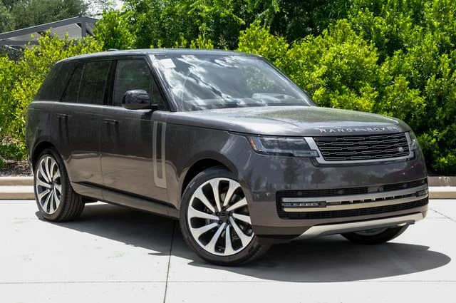 New 2026 Charente Grey Land Rover SE image 7