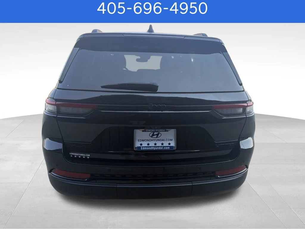Pre-Owned 2023 Jeep Grand Cherokee Limited