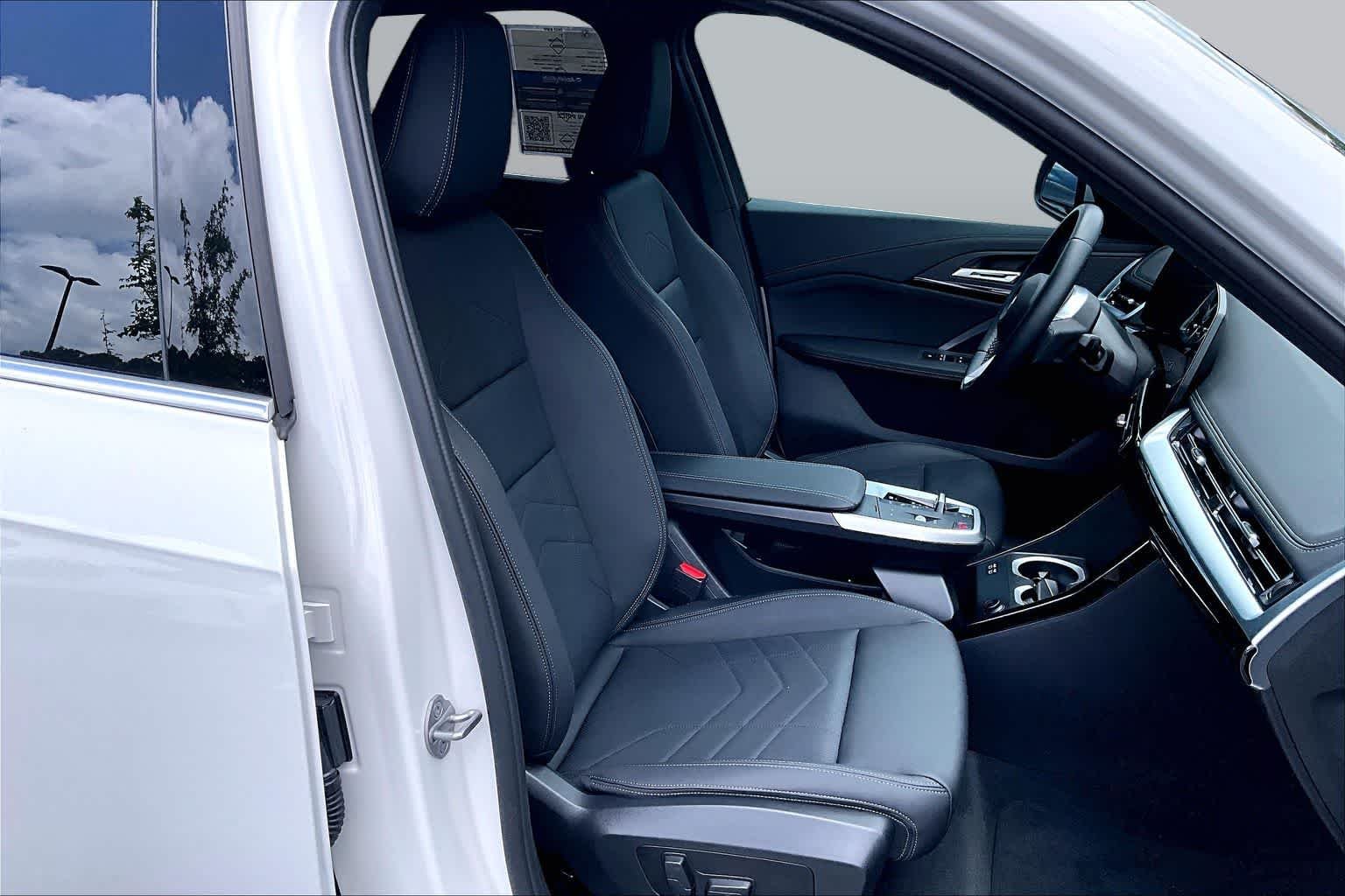 Certified Used 2023 Alpine White BMW xDrive28i image 9