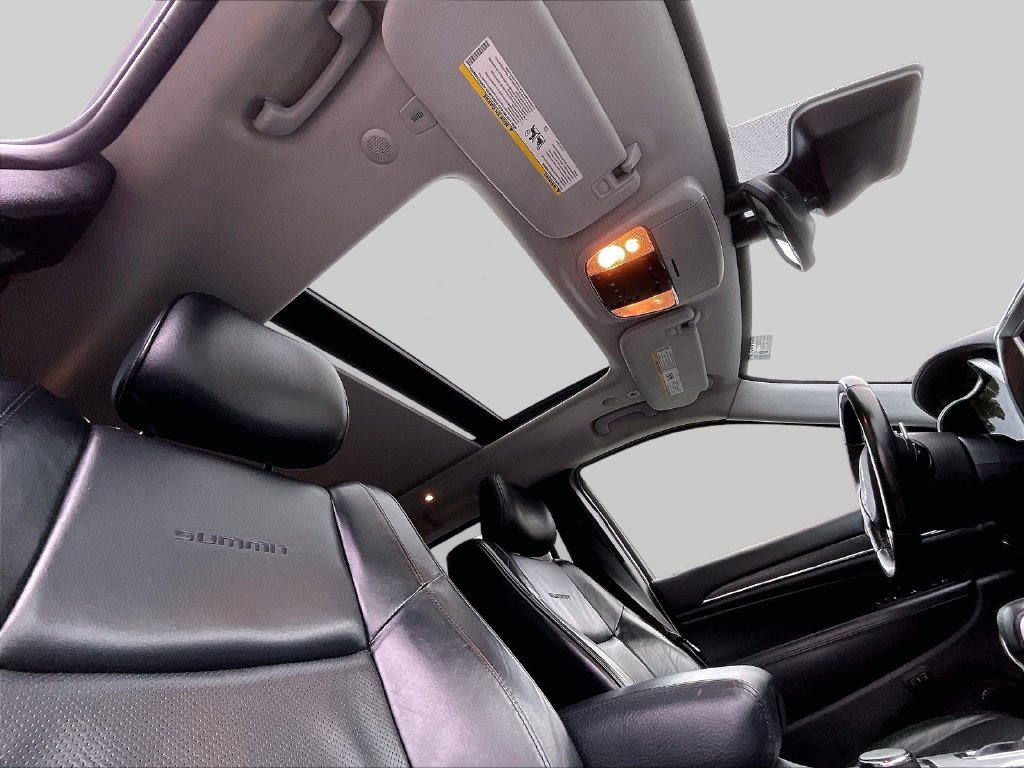 Used 2018 Silver Jeep Summit image 22