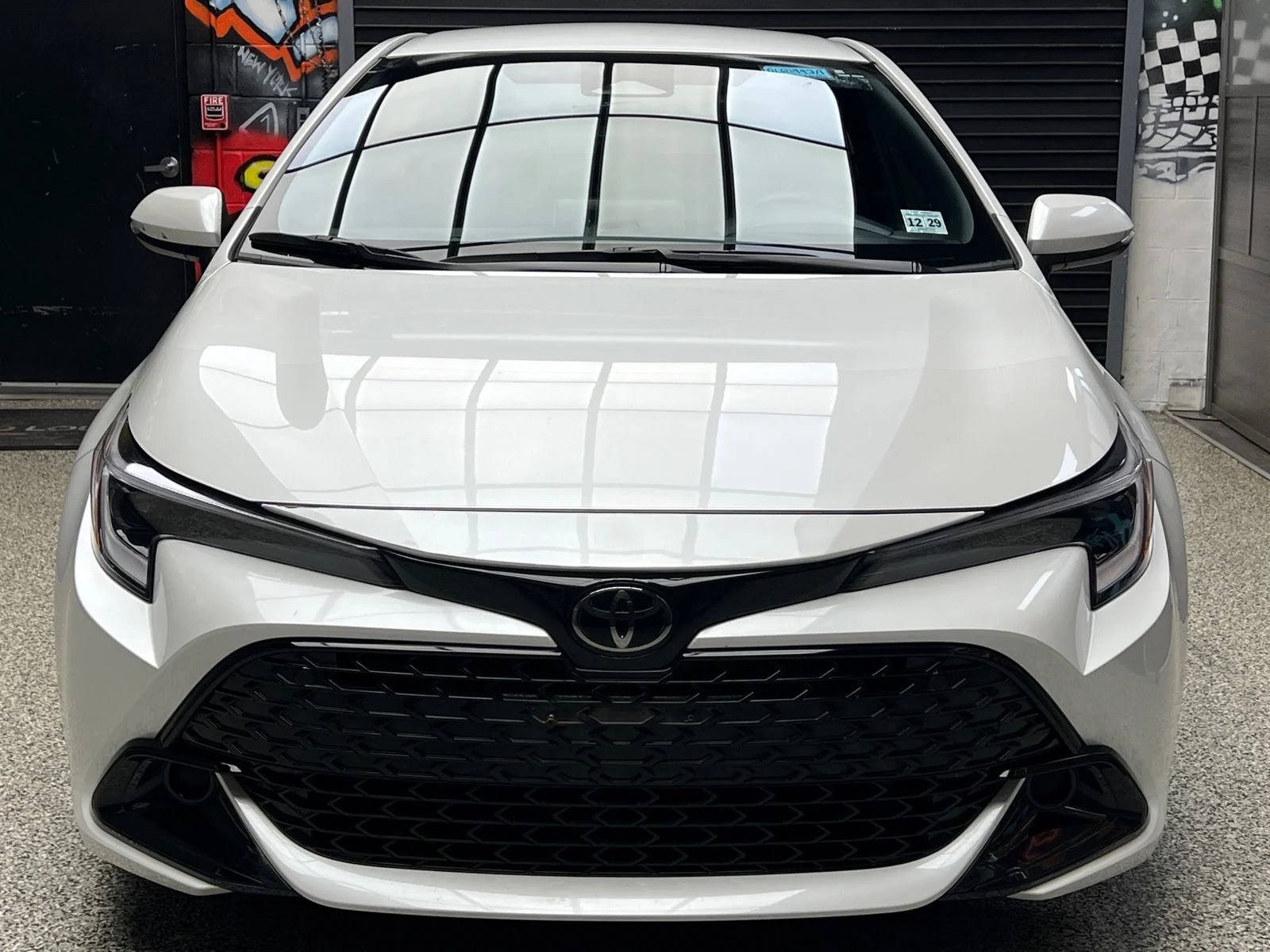 Used 2025 Ice Cap (040) Toyota SE image 2