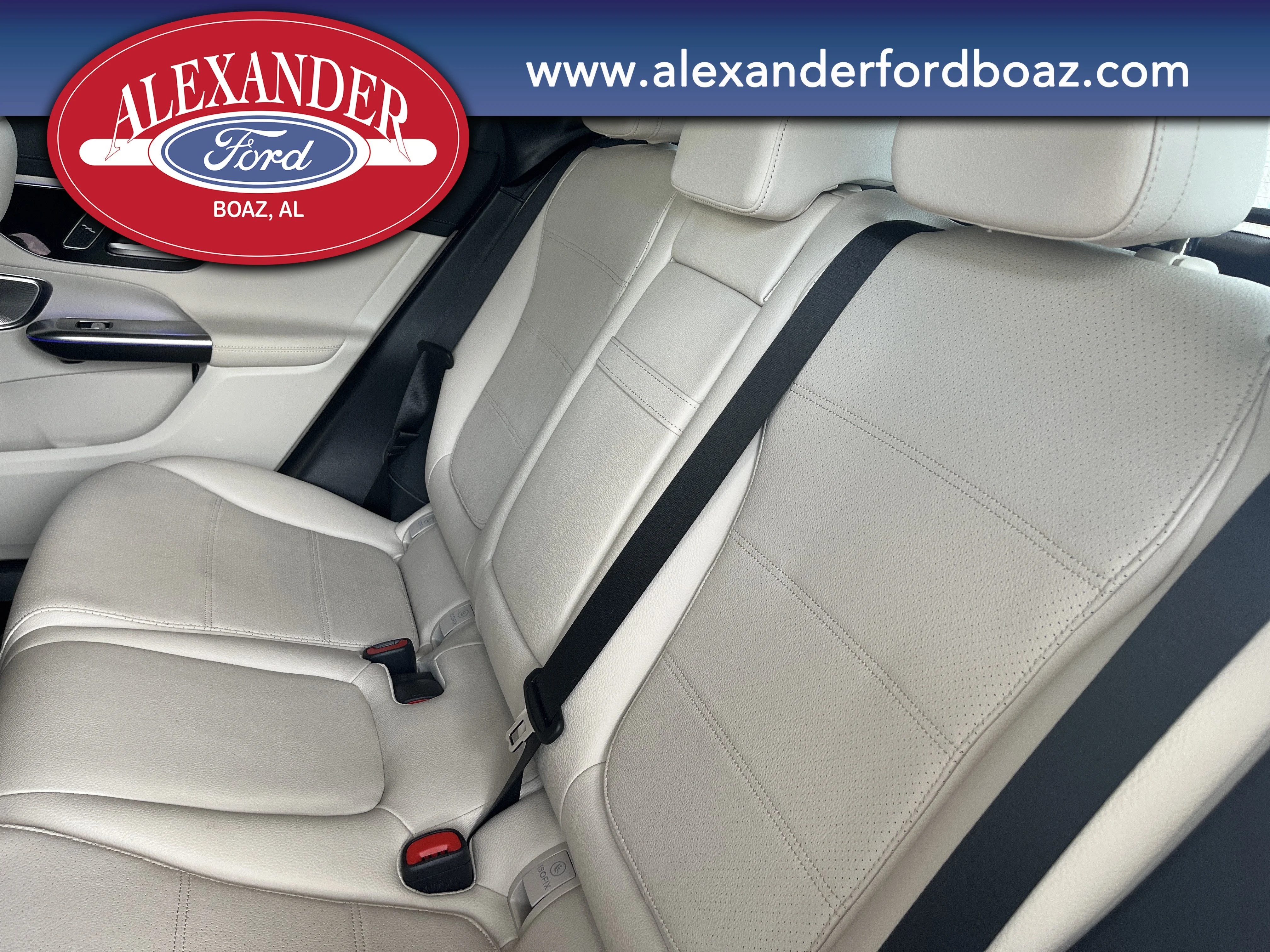 Used 2025 Silver Mercedes-Benz GLC 300 image 13