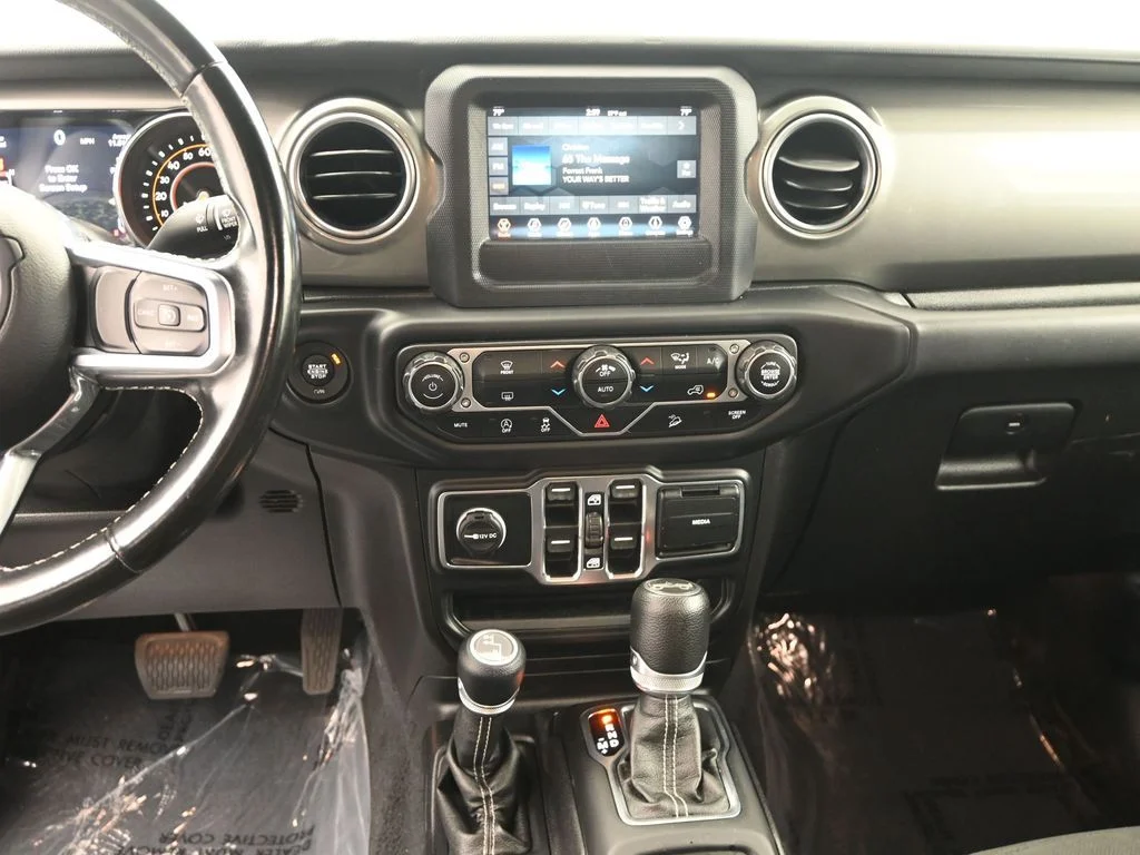 Used 2020 Billet Silver Metallic Jeep Unlimited Sahara image 14