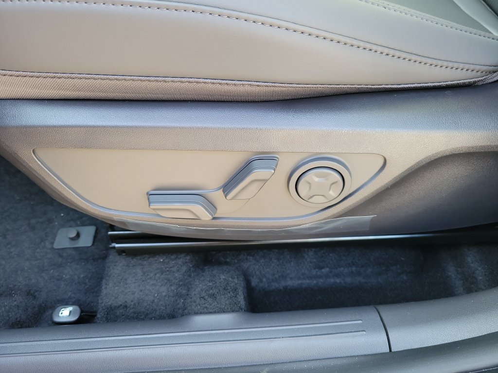 New 2027 Pale Gray Kia EX image 25