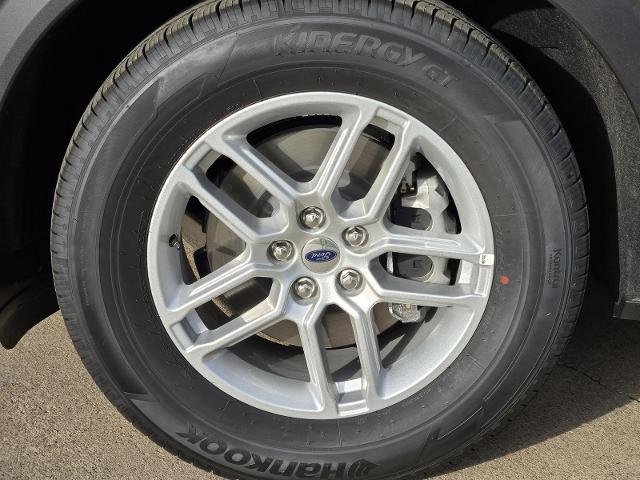 New 2026 Space White Metallic Ford Active image 28