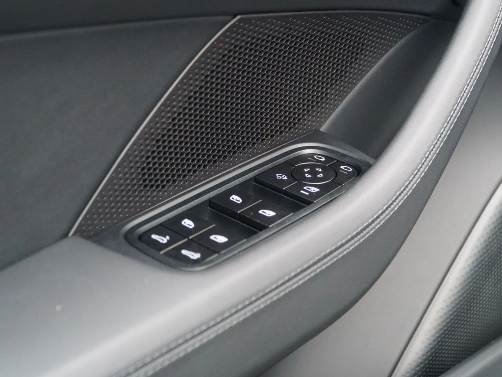 Used 2026  Porsche 4 image 16