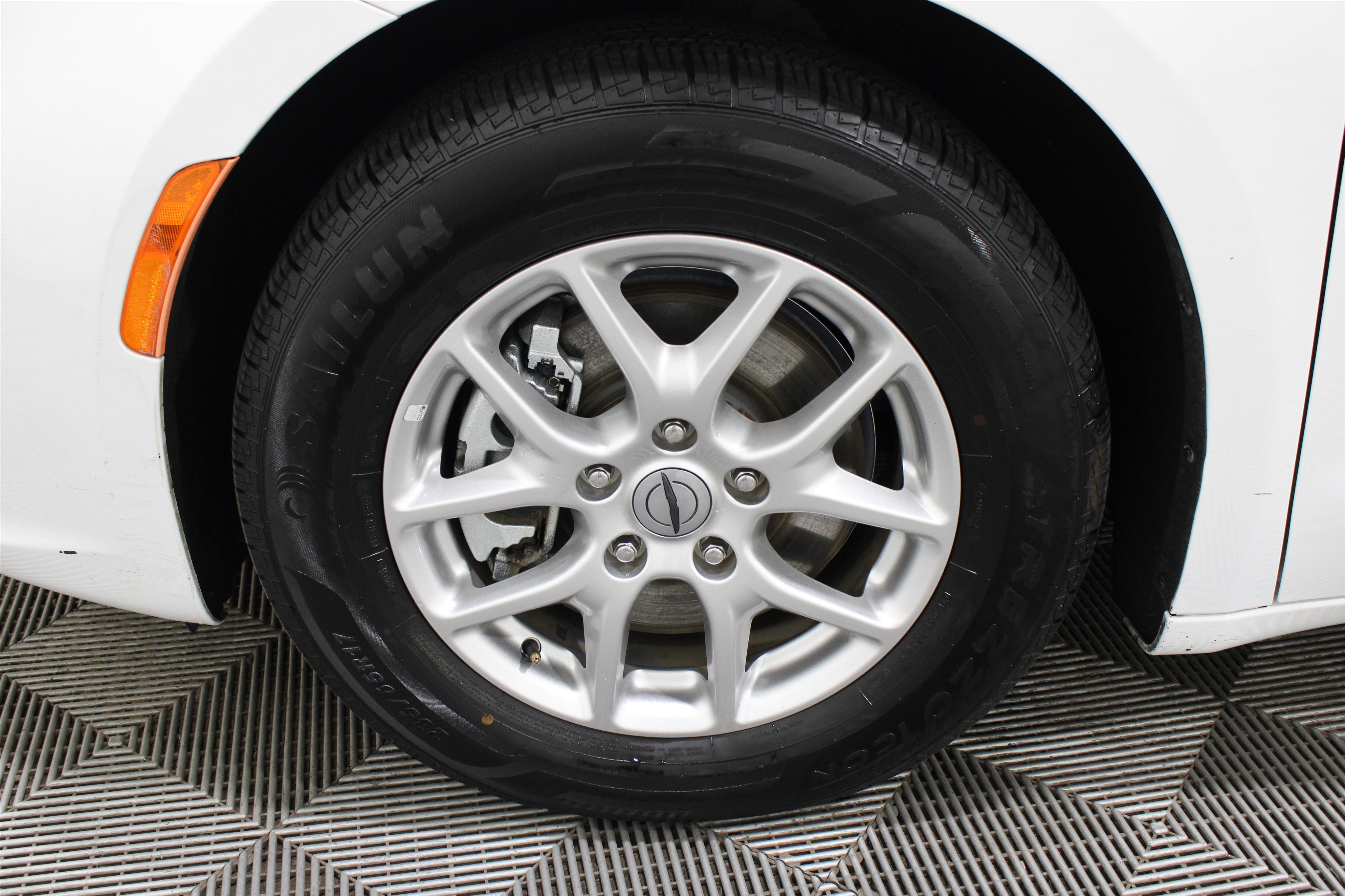 Used 2024 Bright White Clearcoat Chrysler Touring L image 36