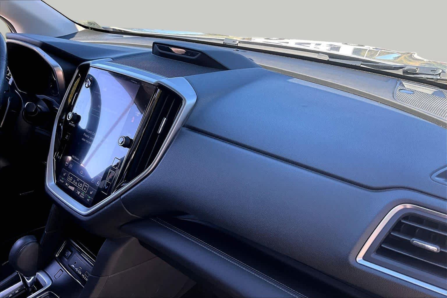 Used 2023 Ice Silver Metallic Subaru Limited image 19