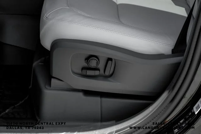New 2026 Santorini Black Land Rover S image 37