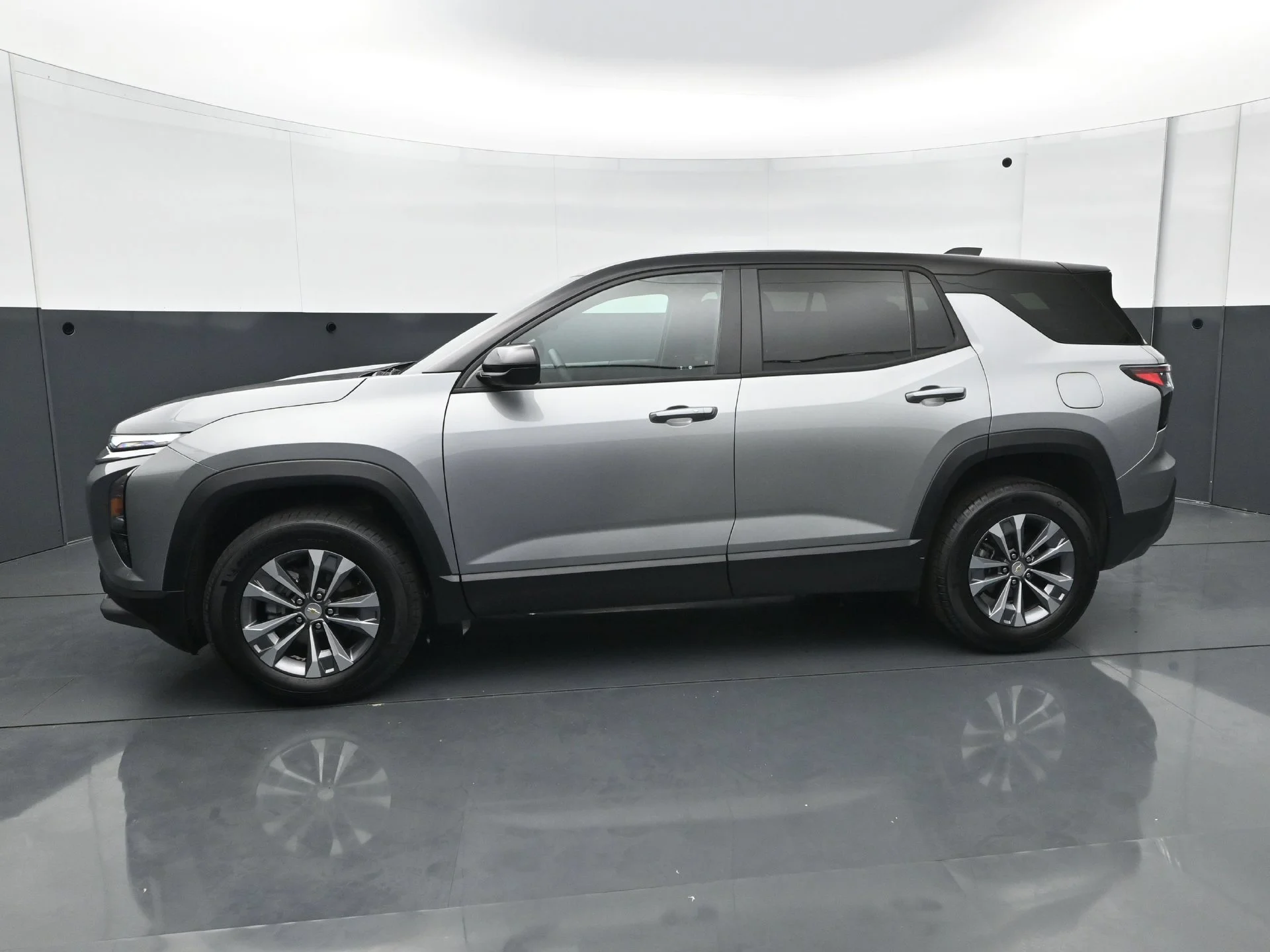 Used 2025 Chevrolet Equinox LT with VIN 3GNAXPEG3SL174172 for sale in Bloomington, Minnesota
