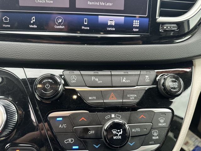 Used 2024 Black Chrysler Touring L image 18