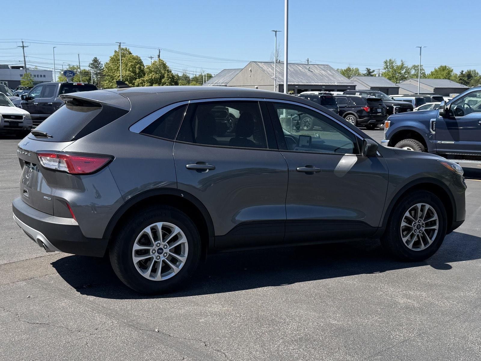 Used 2022 Carbonized Gray Ford SE image 5