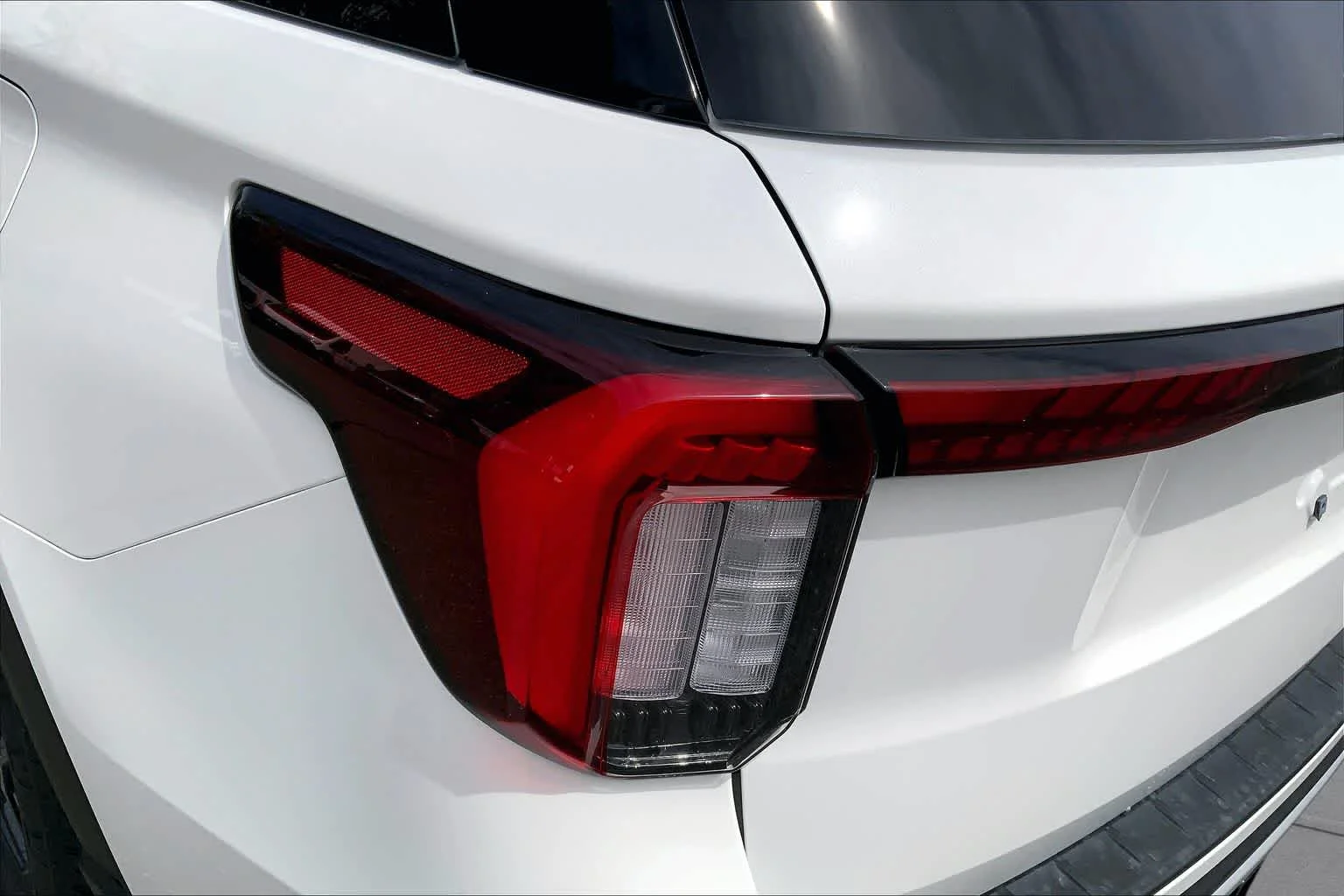 New 2026 Star White Metallic Tri-Coat Ford Tremor® image 5