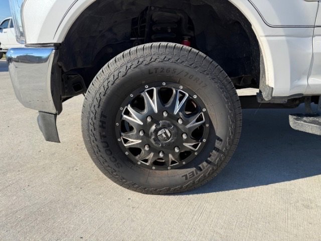 Used 2017 White Ford Lariat image 10
