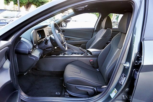 Used 2026 Gray Hyundai SEL Sport image 12