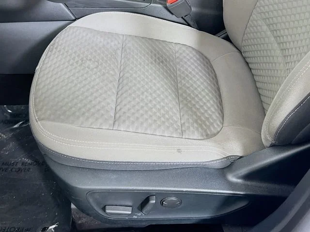 Used 2020 Oxford White Ford SE image 20