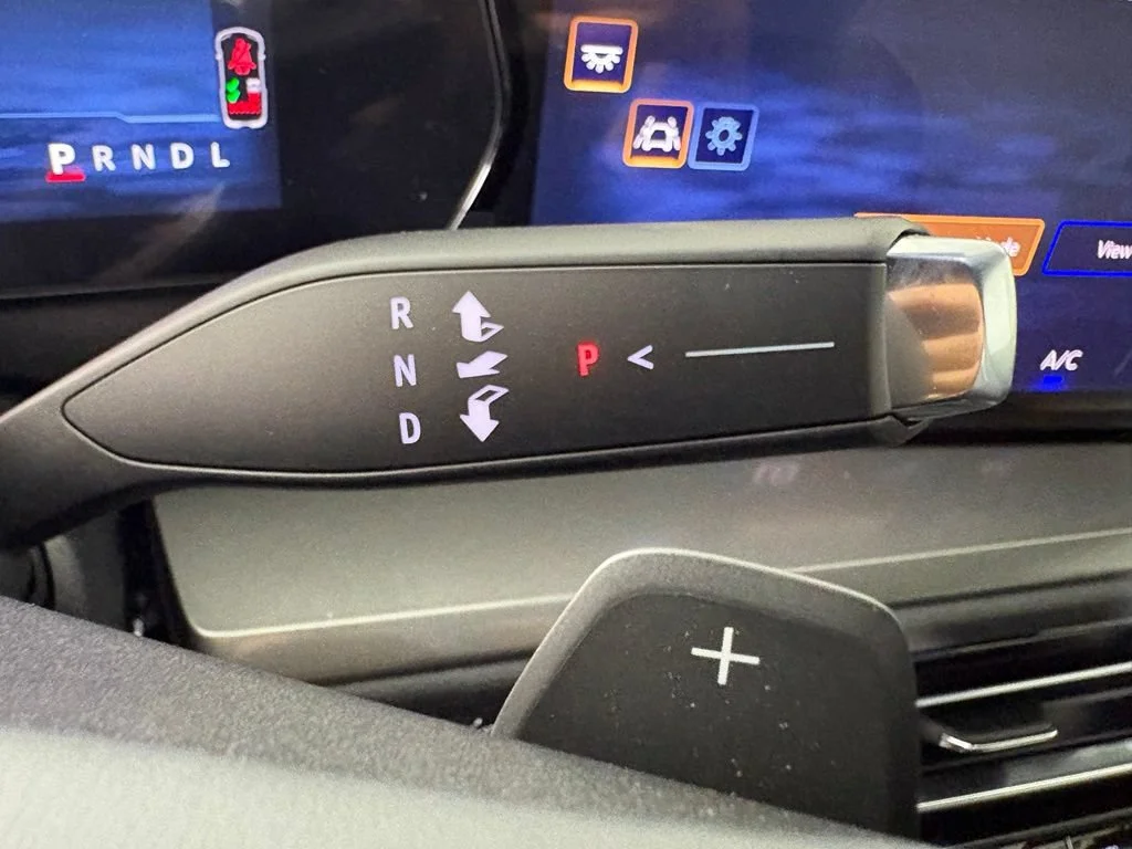 New 2027 Mosaic Black Metallic Chevrolet LT image 32