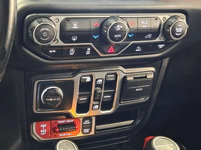 Used 2020 Beige Jeep Rubicon image 30