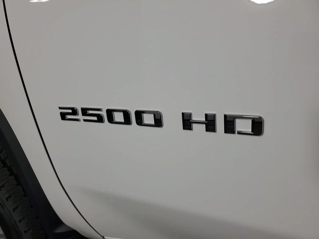 New 2026 Summit White Chevrolet WT image 28