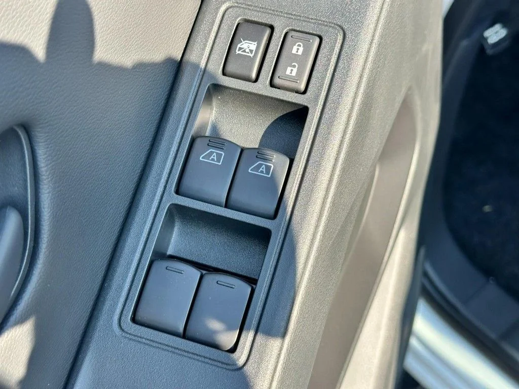 New 2026 Glacier White Nissan Crew Cab S image 9