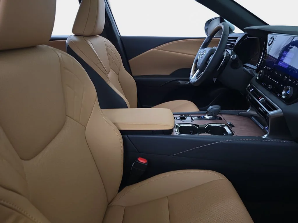 New 2026 Iridium Lexus PREMIUM image 9