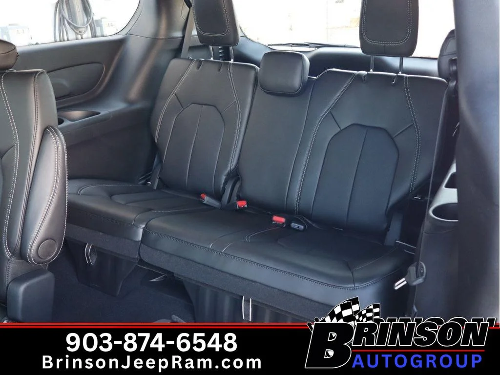 2026 Chrysler Pacifica Select - Photo 6