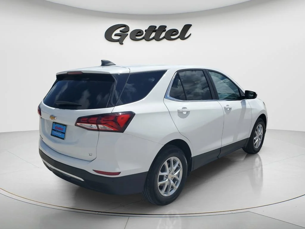 Used 2024 Summit White Chevrolet LT image 5