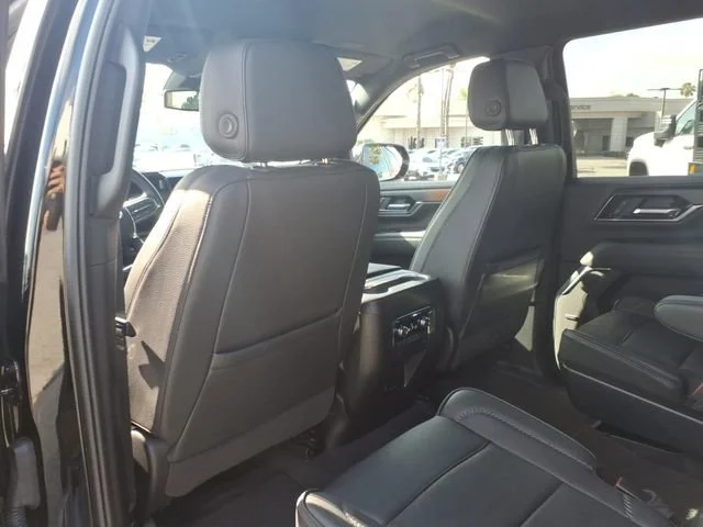 Used 2025 Onyx Black GMC Denali image 10