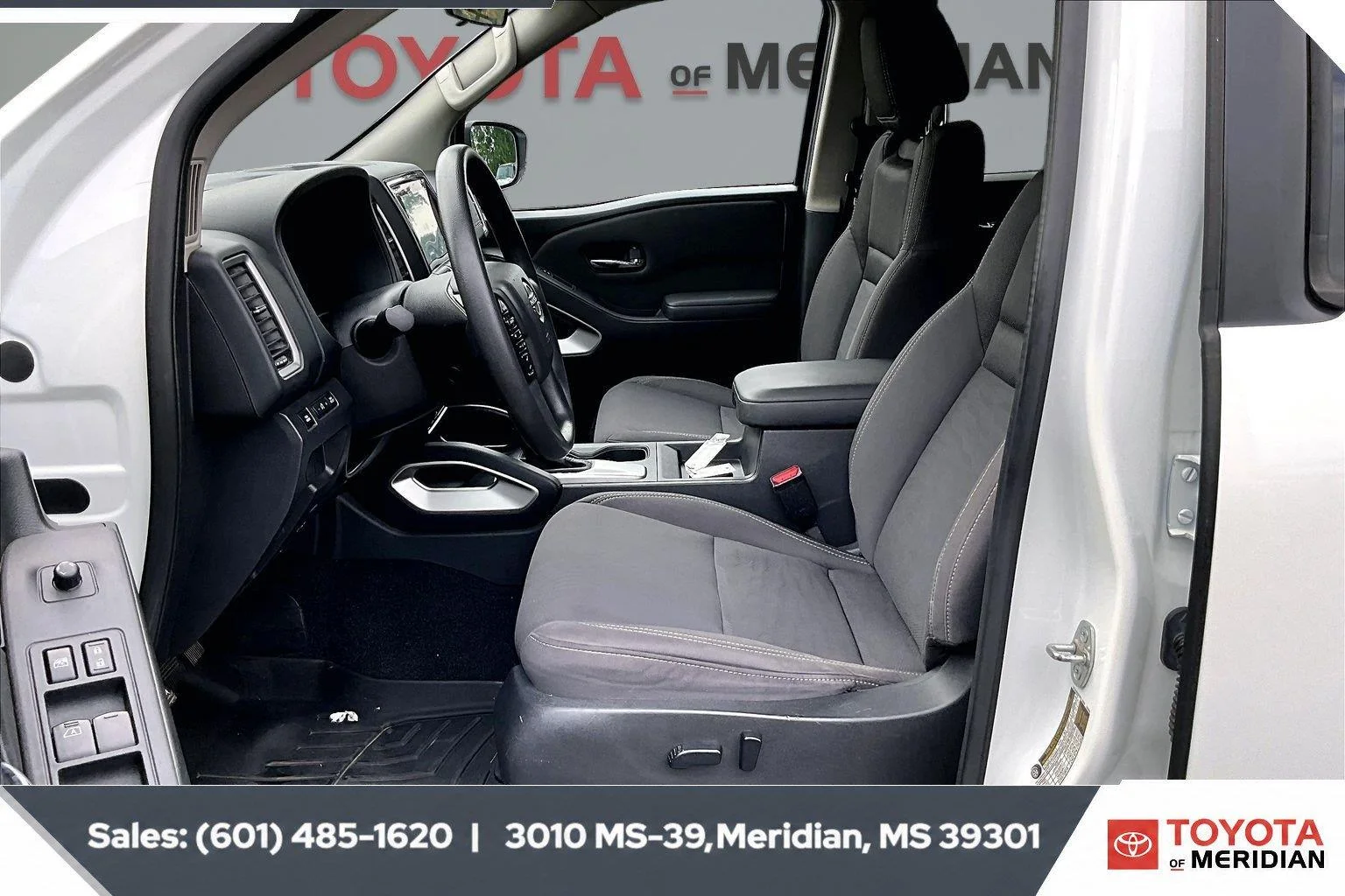 Used 2022 Glacier White Nissan SV image 18
