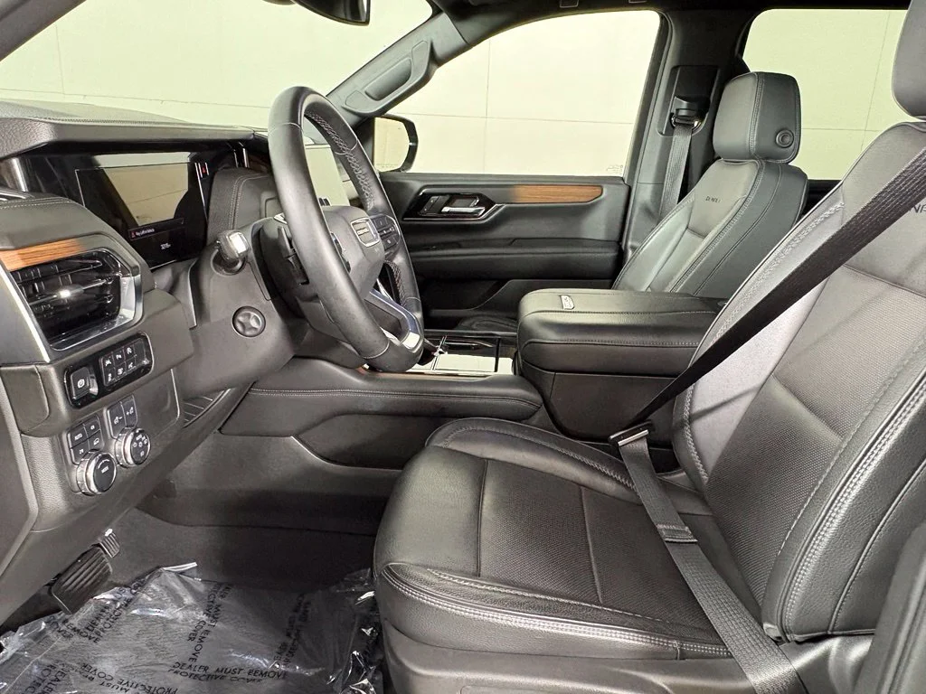 Used 2025 Silver GMC Denali image 26