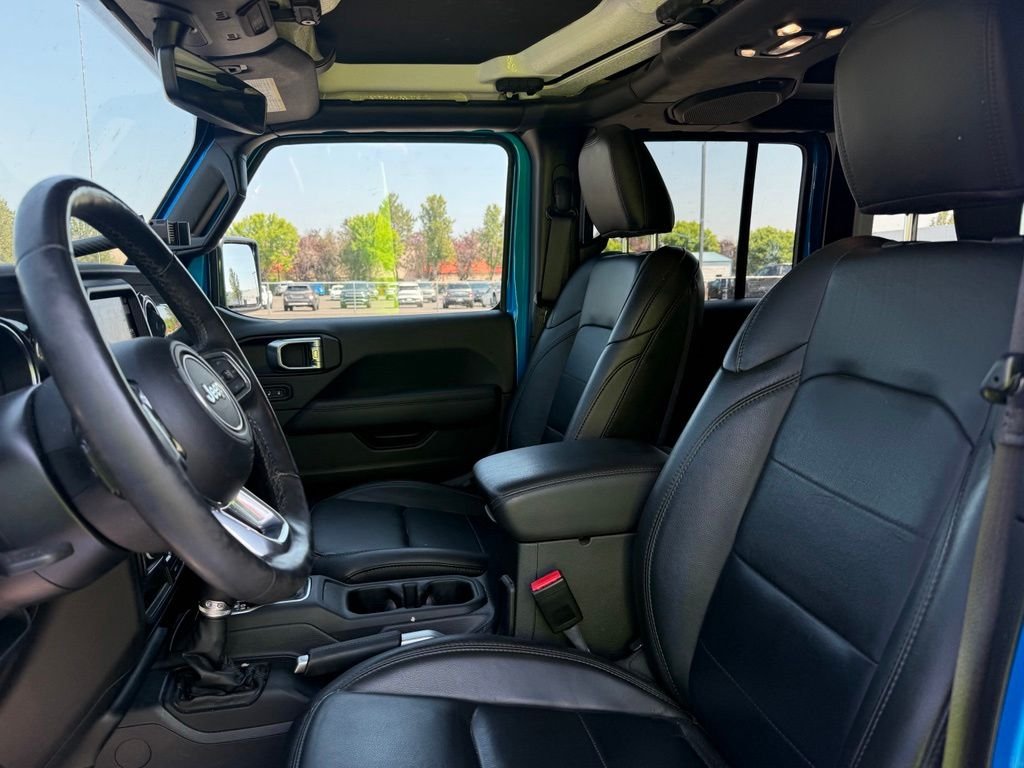 Used 2022 Hydro Blue Pearlcoat Jeep Unlimited Sahara Altitude image 8