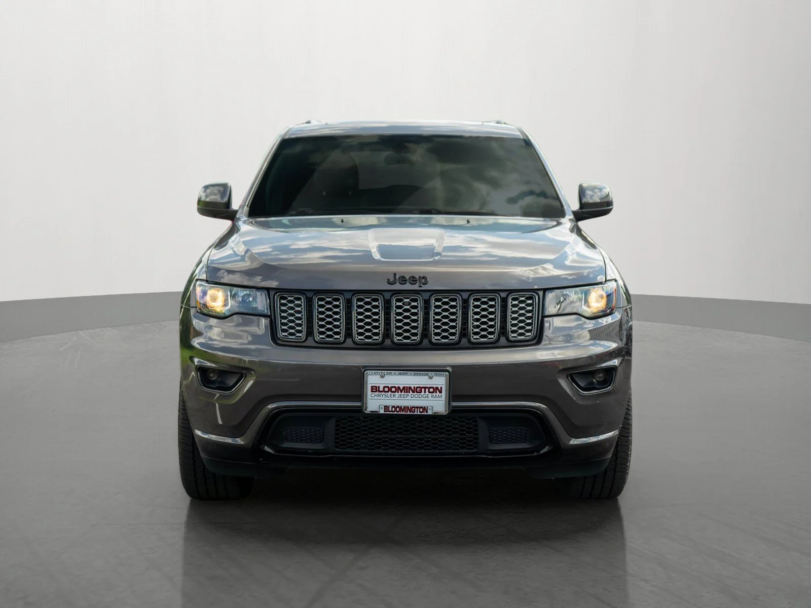 Used 2018 Jeep Grand Cherokee Altitude with VIN 1C4RJFAG6JC396390 for sale in Minneapolis, Minnesota