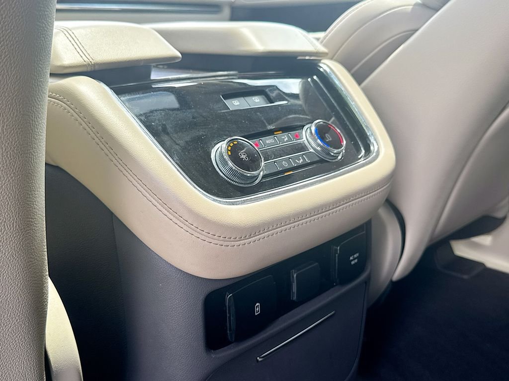 Used 2020 White Lincoln Reserve image 32