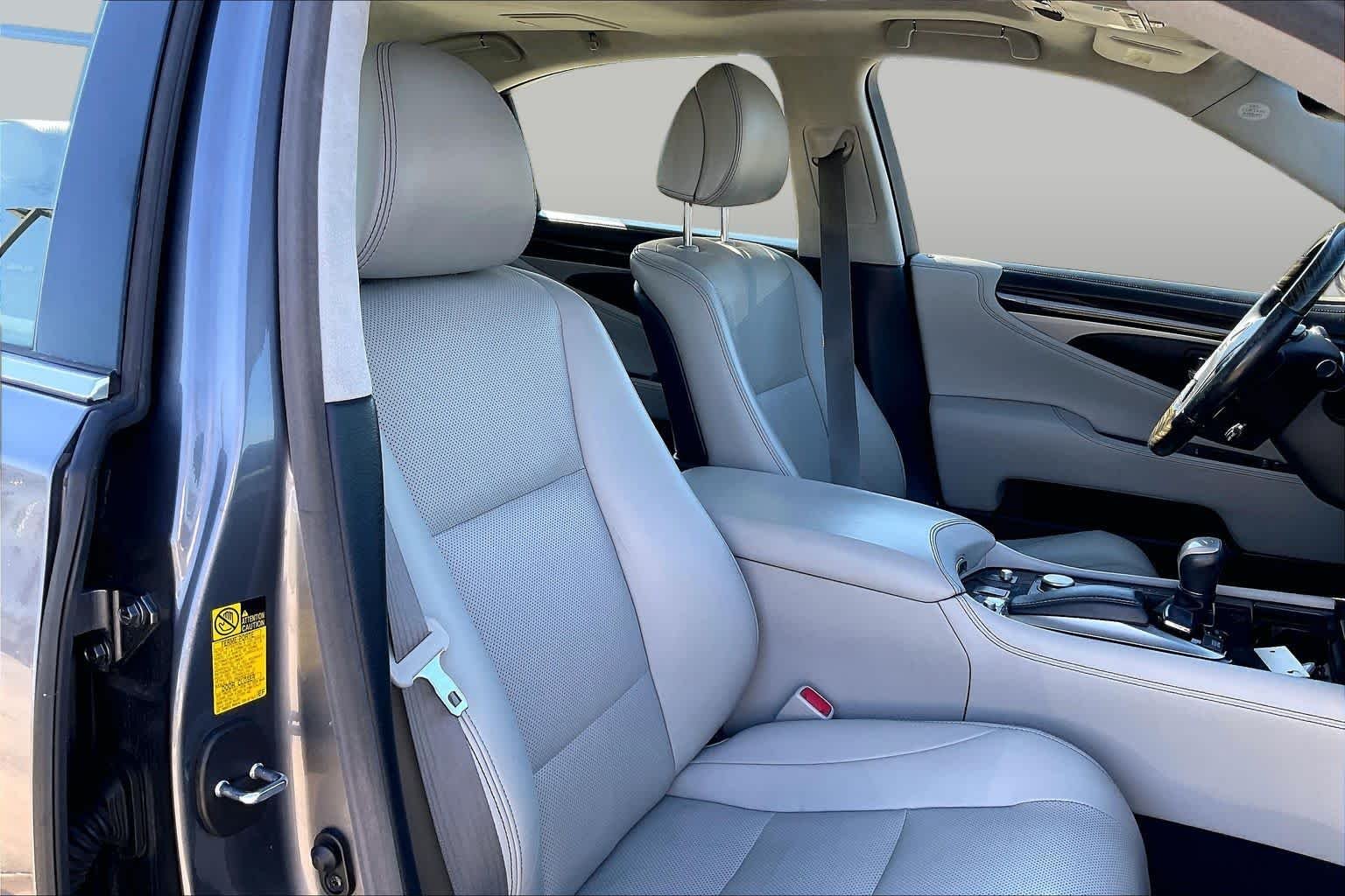 Used 2015 Nebula Gray Pearl Lexus  image 8