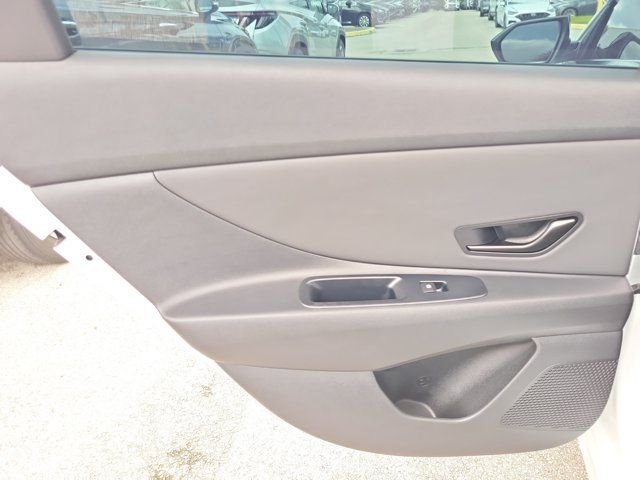 2026 Hyundai Elantra SEL - Photo 9