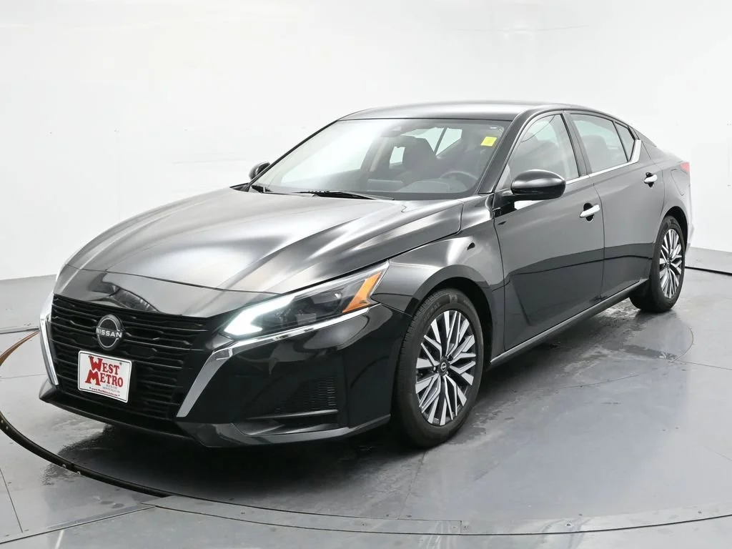 2023 Nissan Altima SV