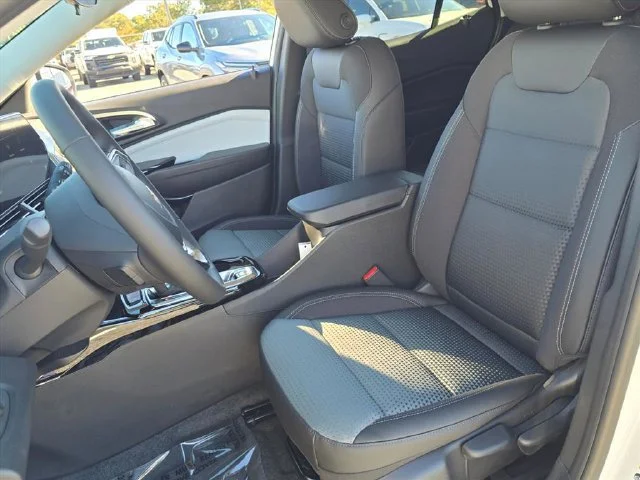 2026 Chevrolet Trax LT - Photo 18