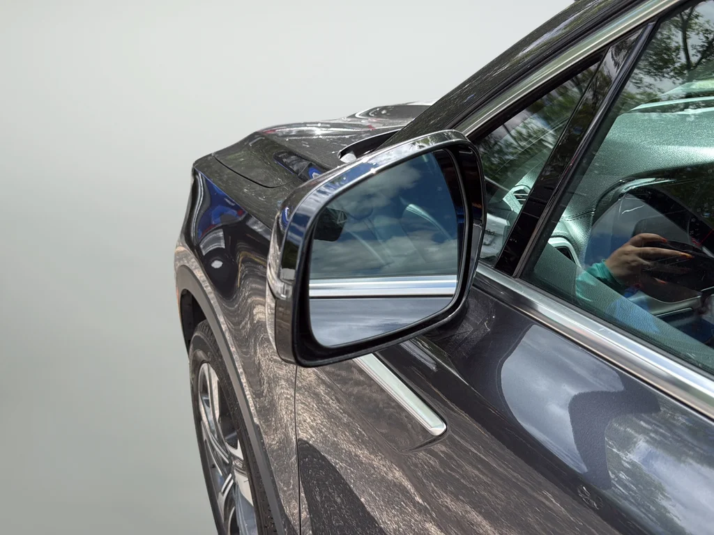 Used 2023 Gray Kia EX image 32