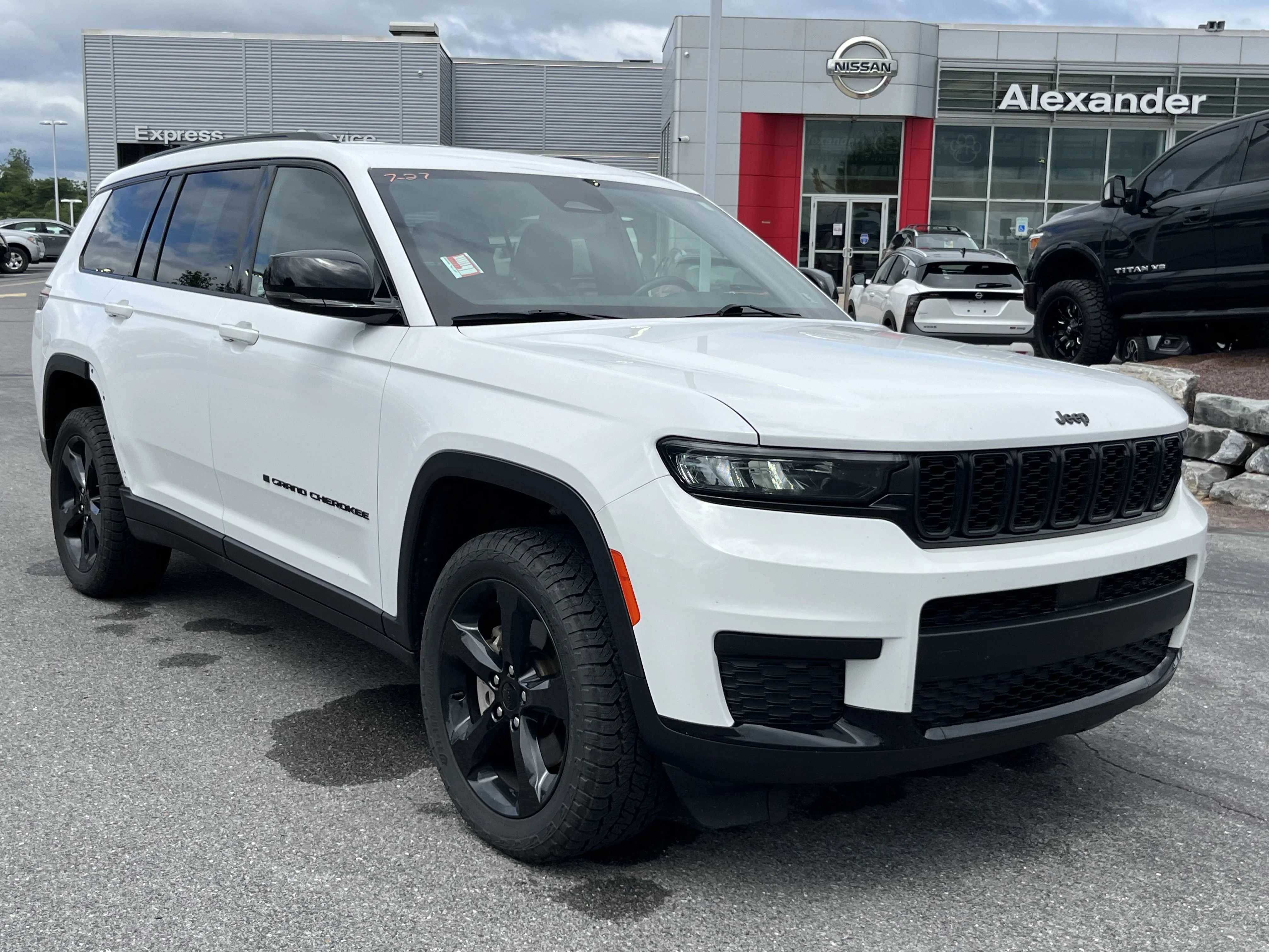 Used 2022 Bright White Clearcoat Jeep Altitude image 1