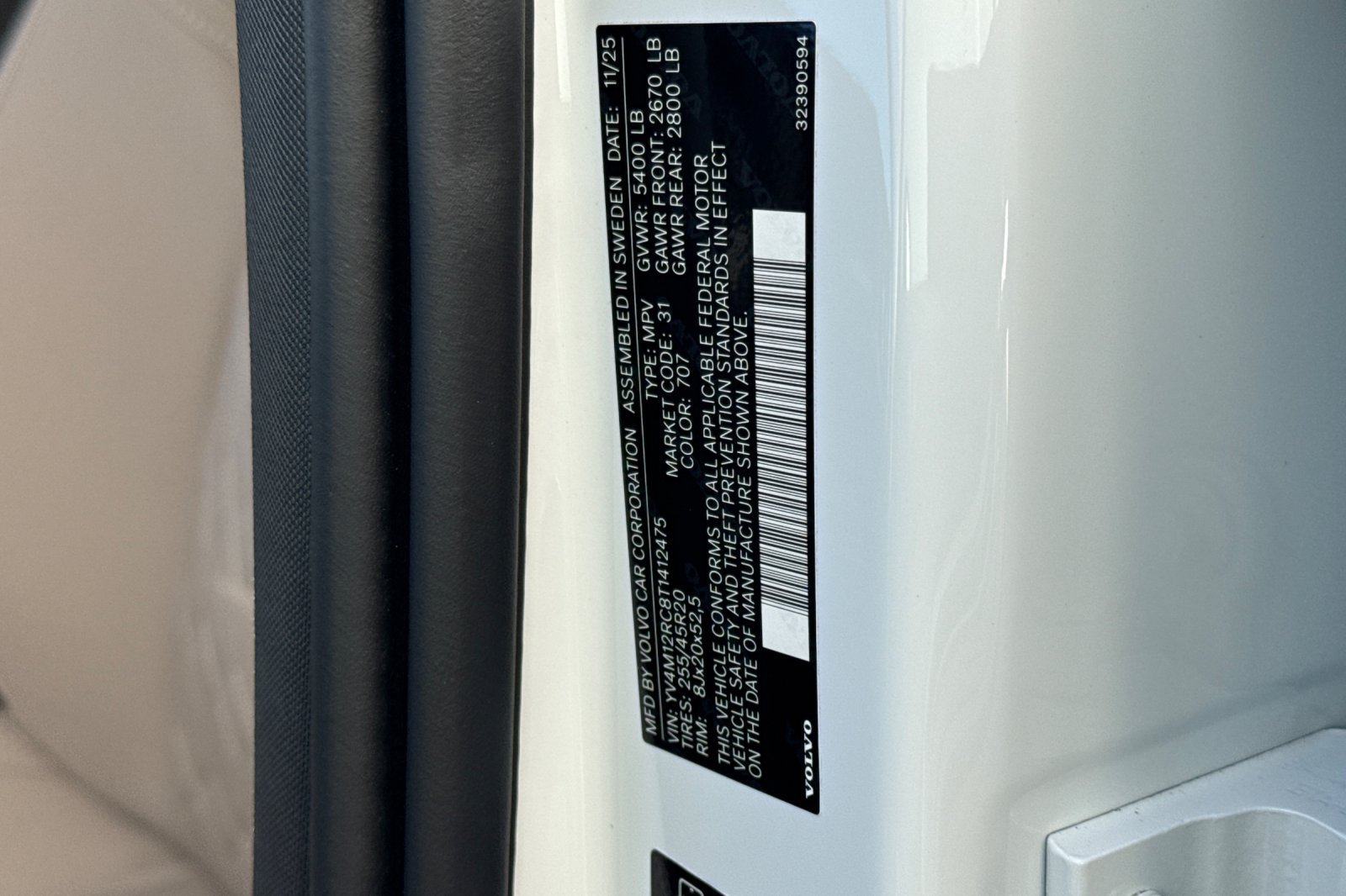 Used 2026 White Volvo B5 Plus image 34