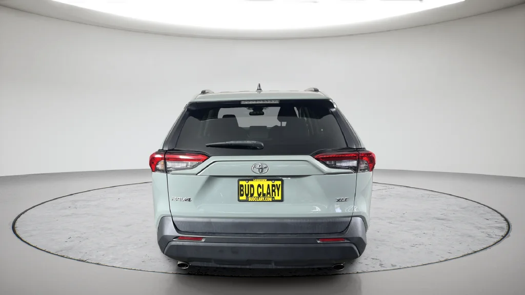 Used 2020 Green Toyota XLE image 10