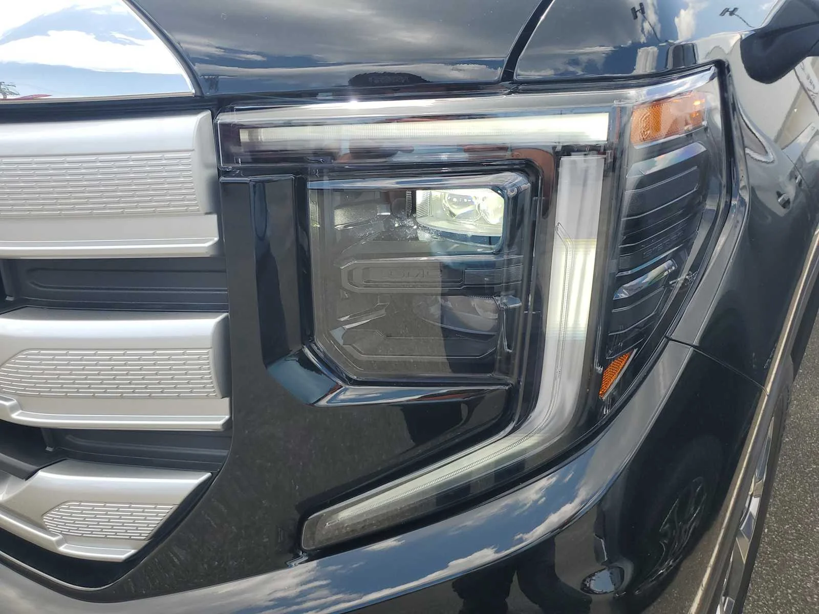 New 2026 Onyx Black GMC SLE image 24