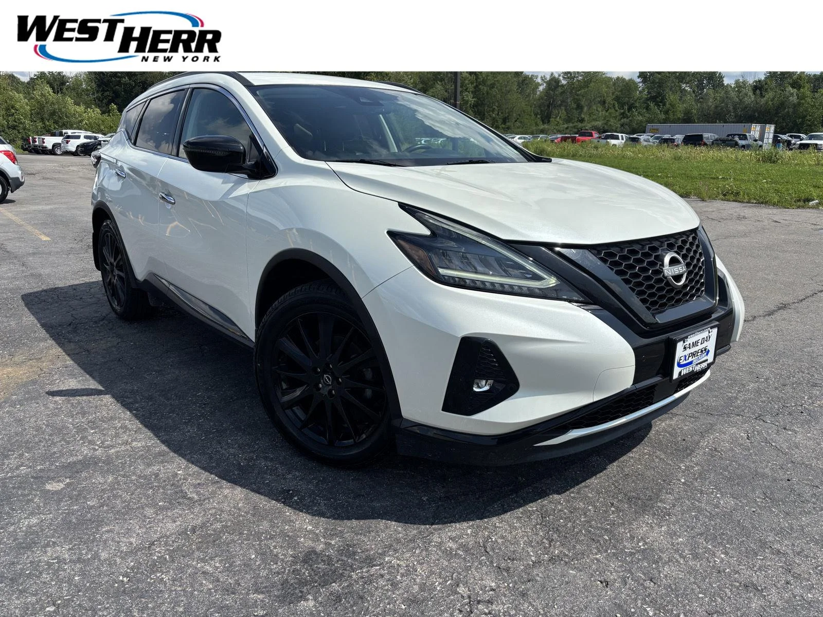 Used 2023  Nissan SV image 1