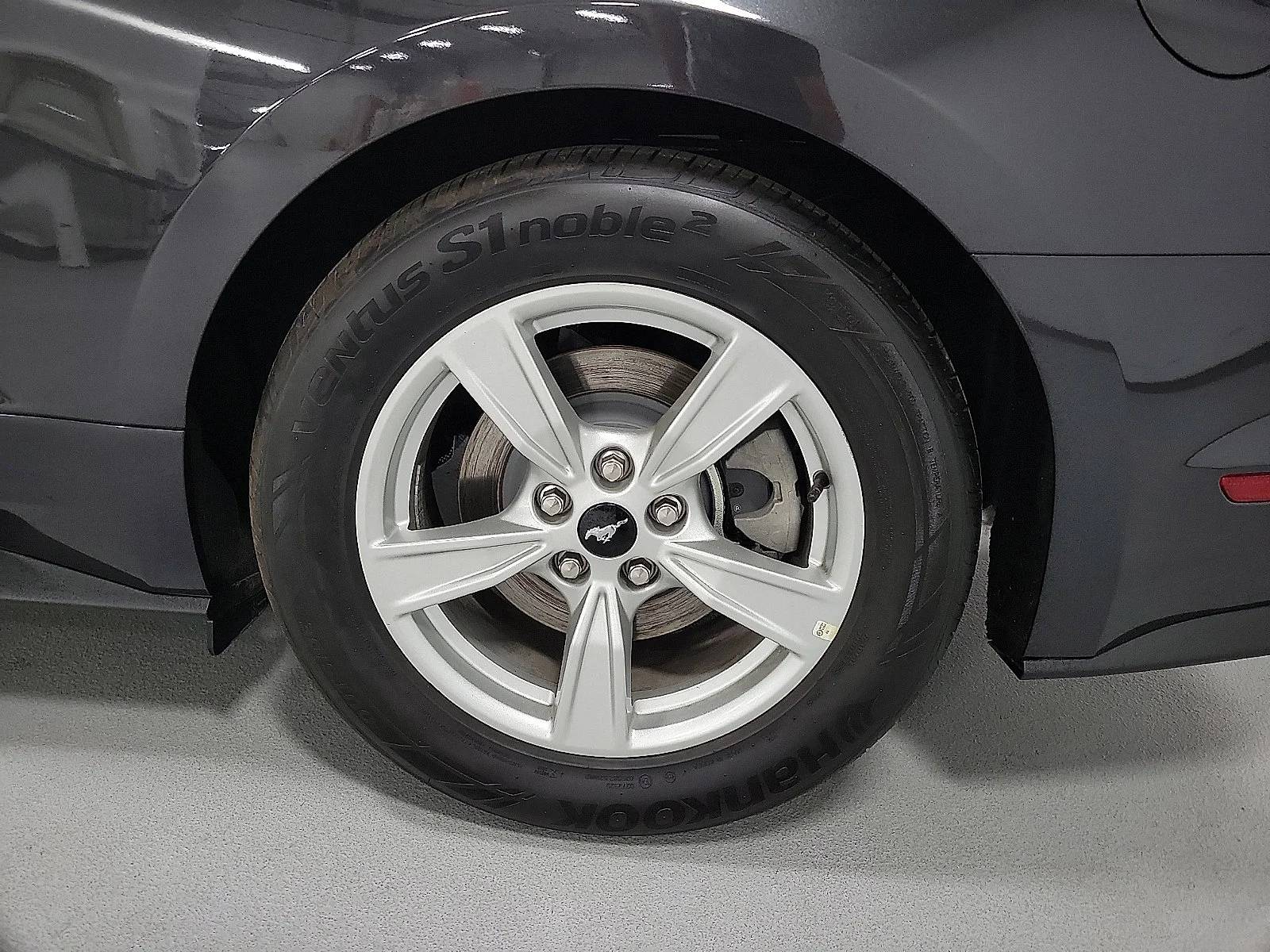 Used 2023 Gray Ford  image 9
