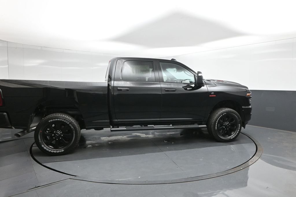 New 2026 Diamond Black Crystal Pearl-Coat Exterior Paint RAM Tradesman image 11