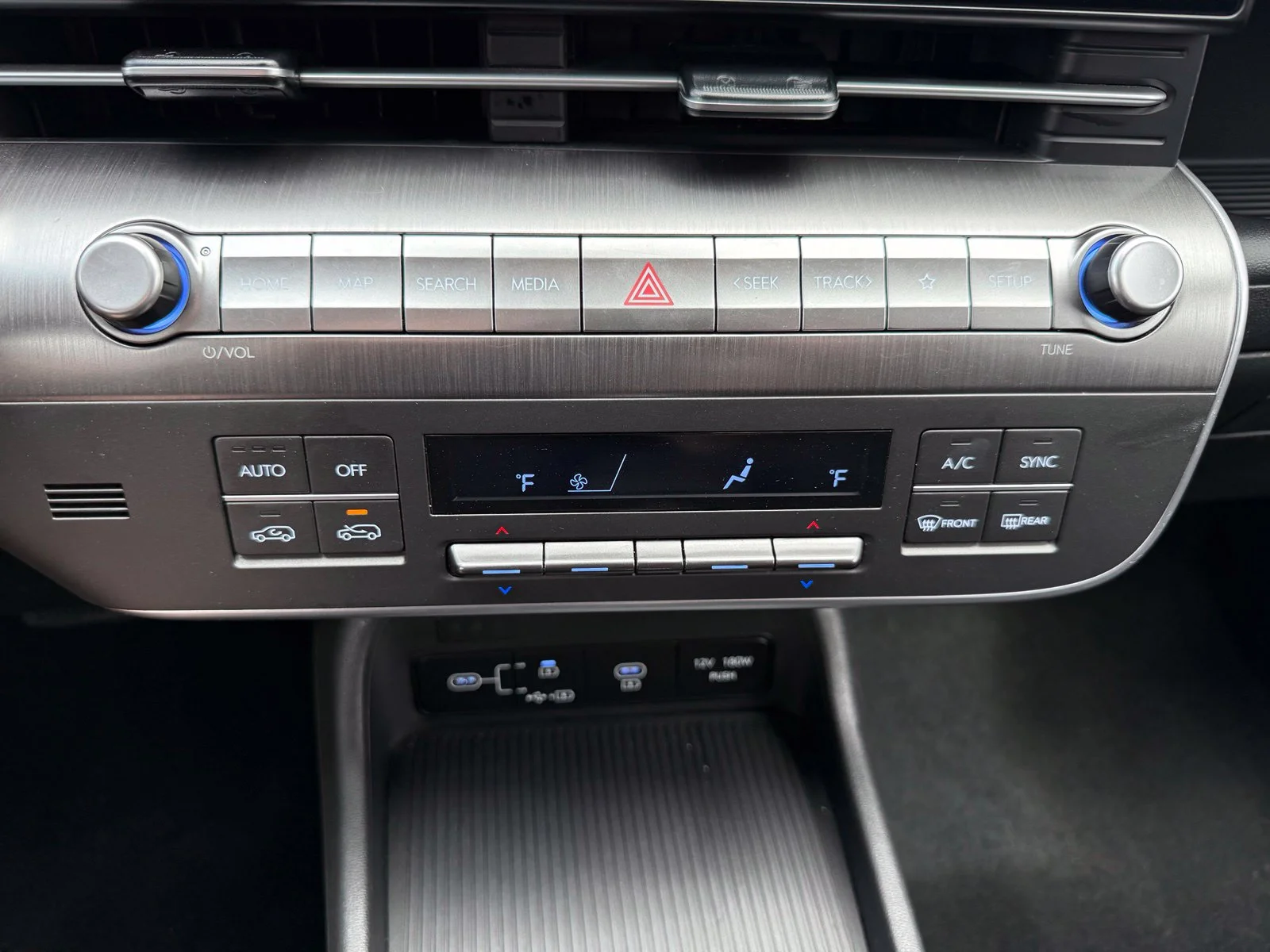 2025 Hyundai Kona SEL - Photo 24